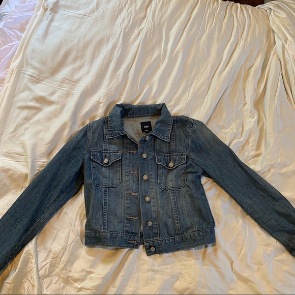 Classic Gap Denim Jacket - Picture 2 of 3